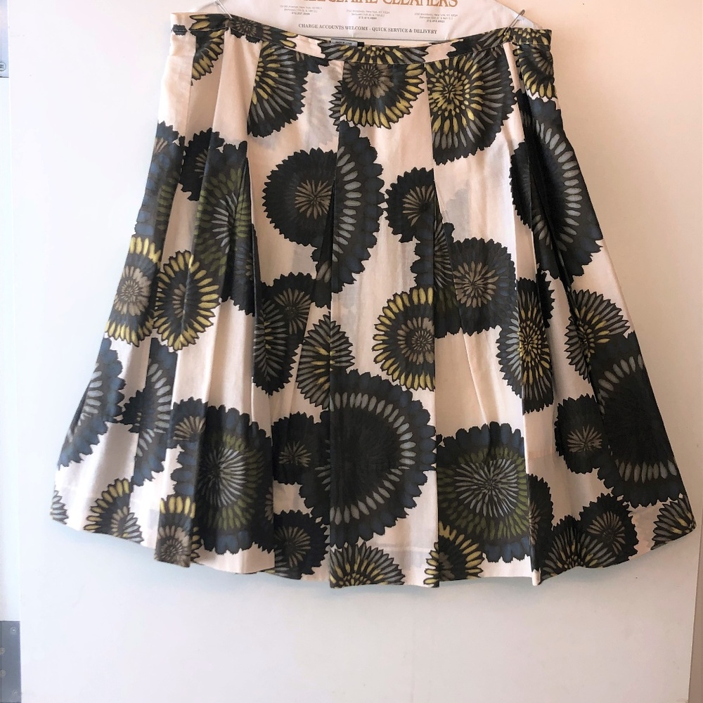 BCBGMaxAzria White/Brown Flower Print Skirt